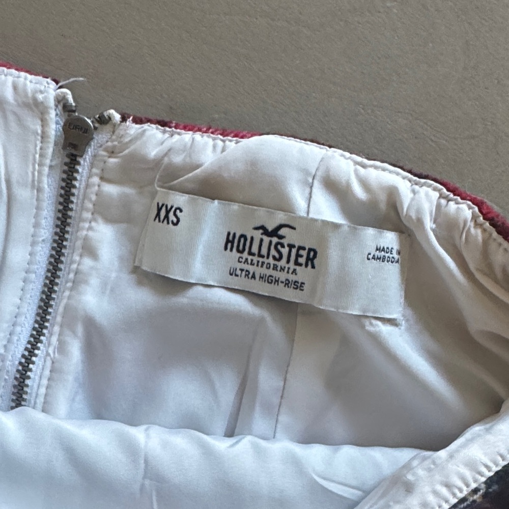 Hollister Plaid Mini Skirt - Red, Green, White - Picture 3 of 3